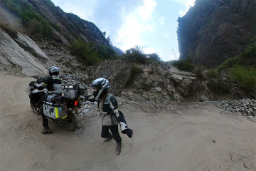 MG starts delivery of the world’s first liquid-solid state battery-powered MG4 Anxin edition