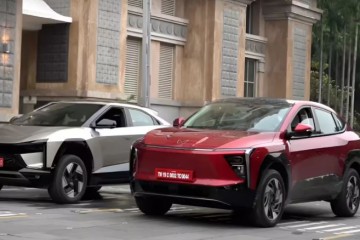 World’s first self-balancing electric motorcycle enters production