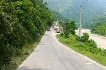 Vehicles bound for four districts halted due to Rasuwa flood
