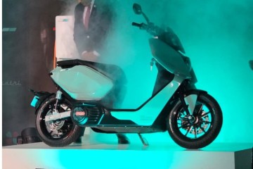 iCaur V23 gets Rs 300,000 discount at NADA Auto Show