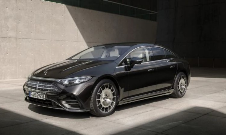 2027 Mercedes-Benz EQS unveiled with 575-mile range, 800V architecture and yoke steering