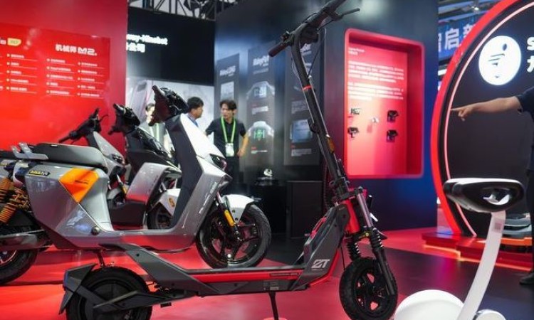 Fuel crisis accelerates China’s electric two-wheeler push into Southeast Asia