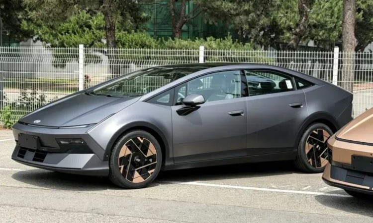 Hyundai Ioniq V spotted in China with fastback design and 800V system