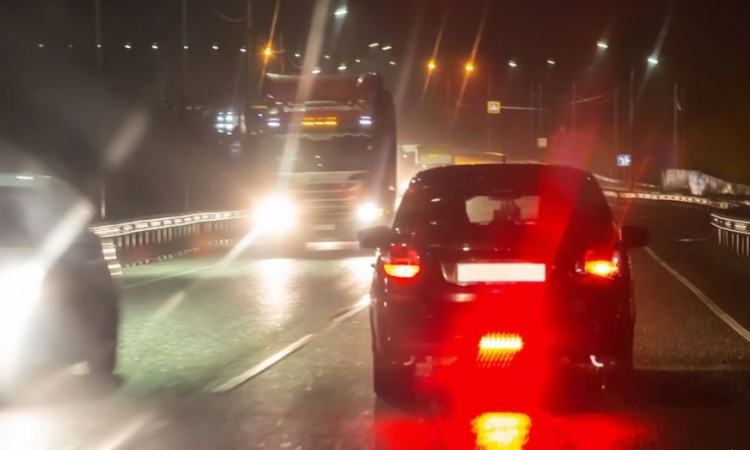 Authorities to act against unauthorized lights and horn use on roads