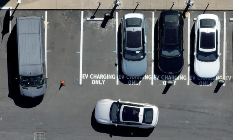 Gas price surge revives slumping EV sales