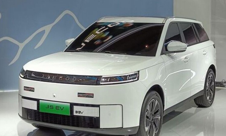 JAECOO J5 to get new variant with smaller battery pack
