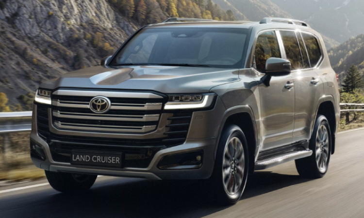 Toyota Land Cruiser 300 update brings a beefier hybrid engine
