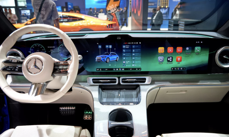 Mercedes-Benz admits It overdid touchscreens, plans return to physical controls