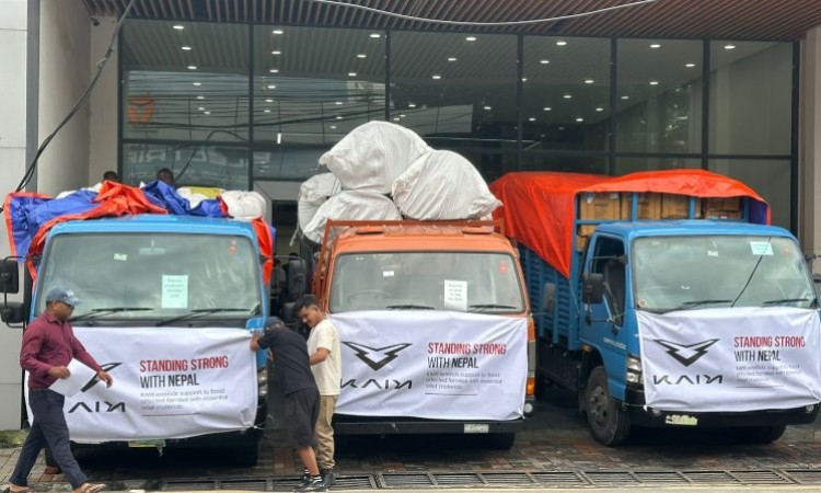 Kaiyi Nepal provides relief materials to Bhotekoshi flood victims