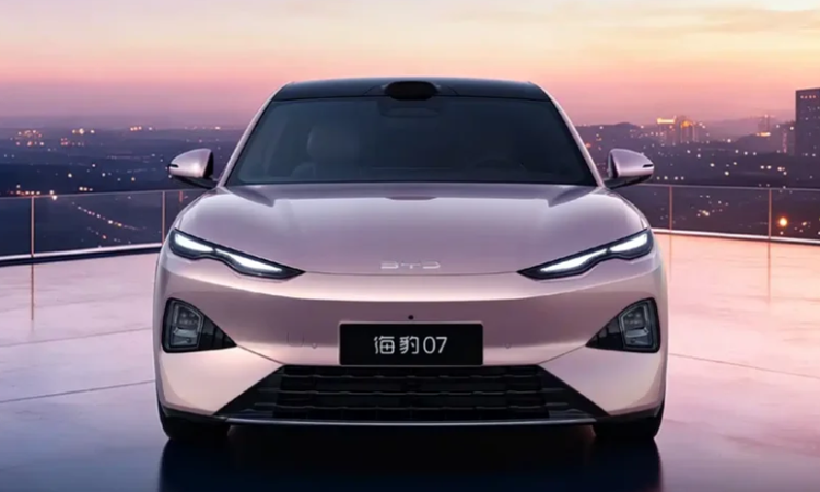 BYD opens blind orders for second-gen Seal 07